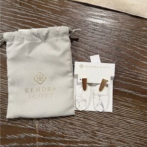 NWT Kendra Scott earrings